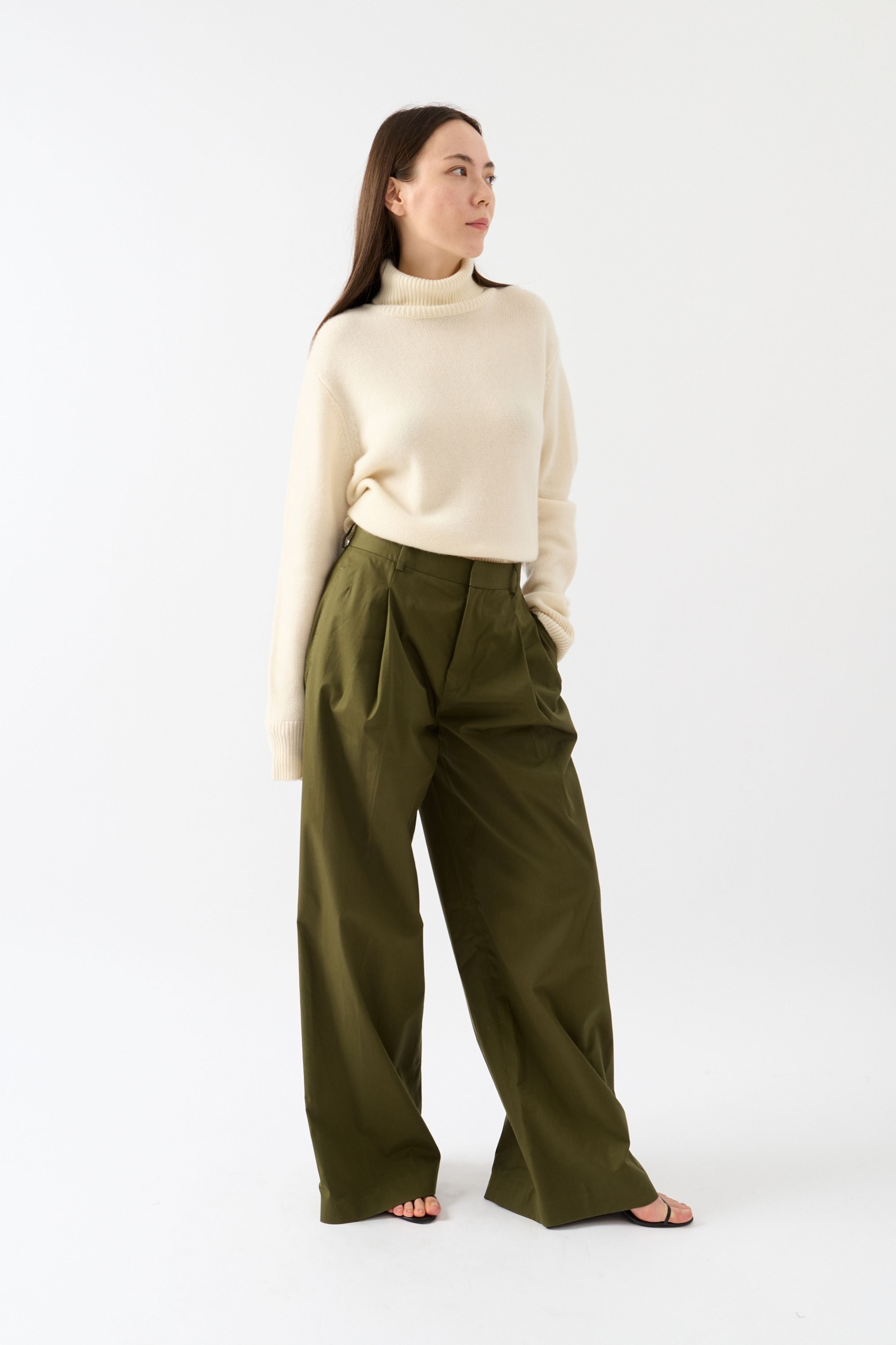 Frame Pleated Wide Leg Pant In Surplus