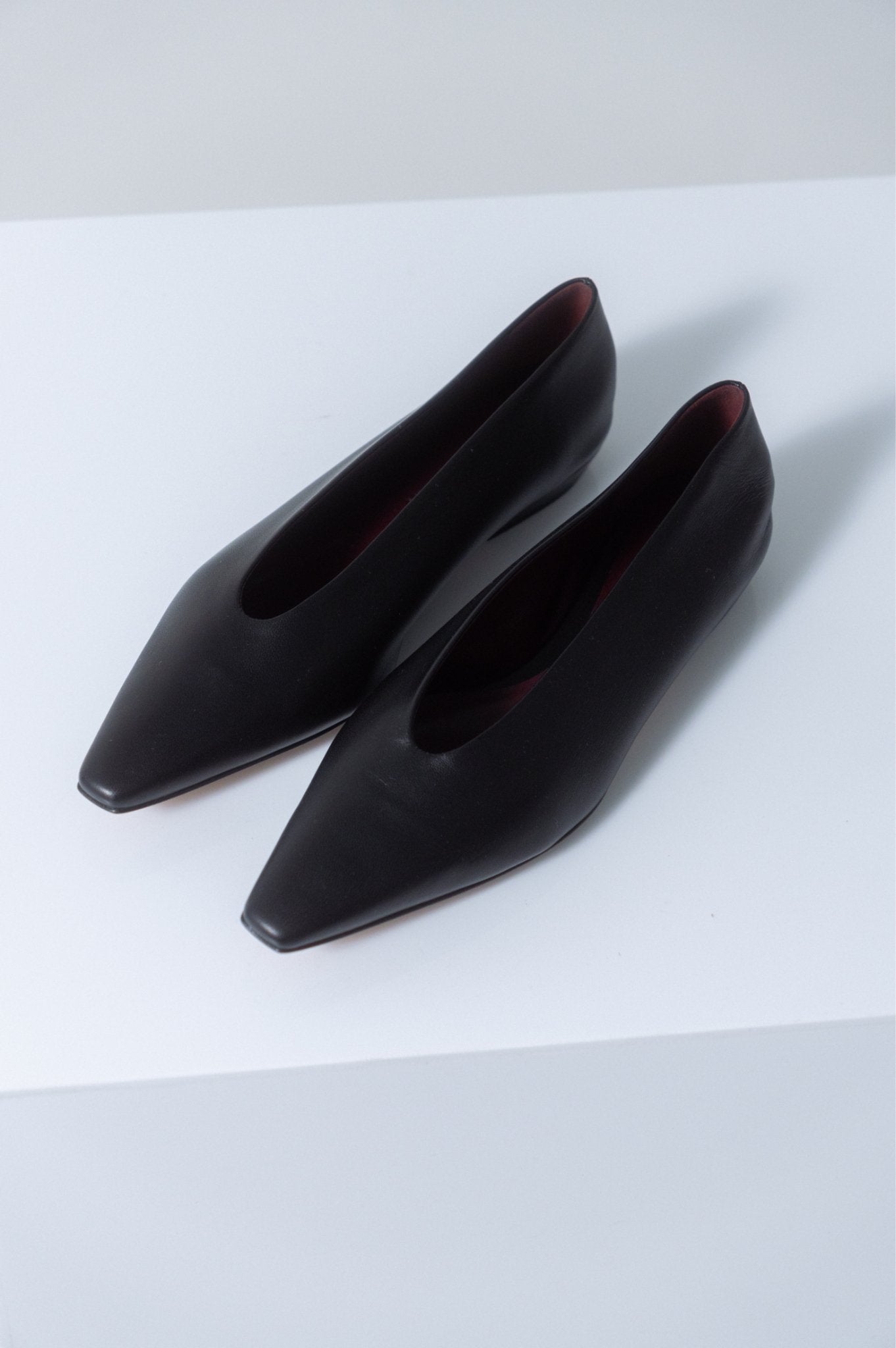 Bessette - Bottega Veneta Pointed Flats (35 EU & 38.5 EU)