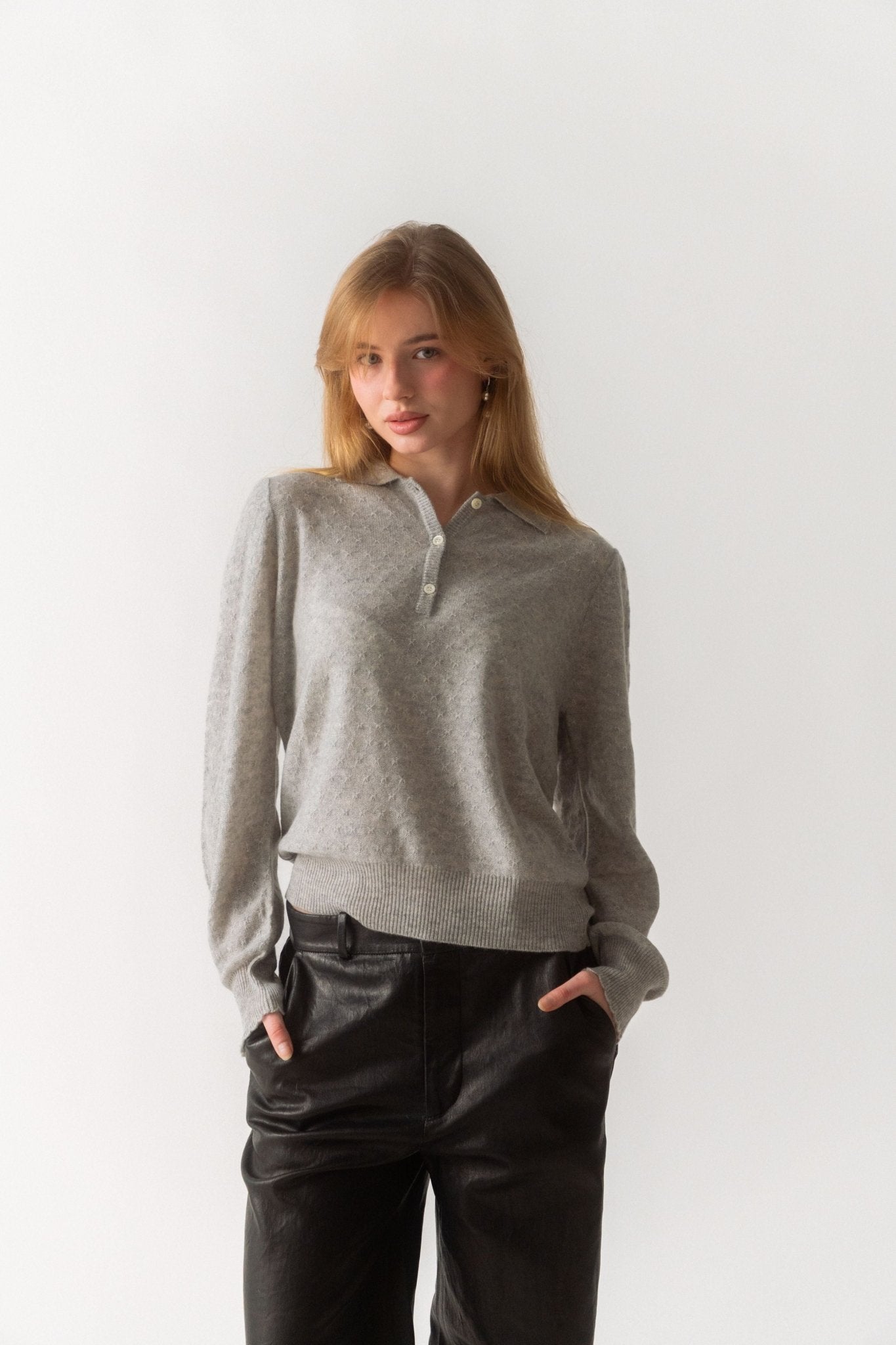 Bessette - Frame SCALLOP POLO SWEATER IN LIGHT HEATHER GREY (Medium)