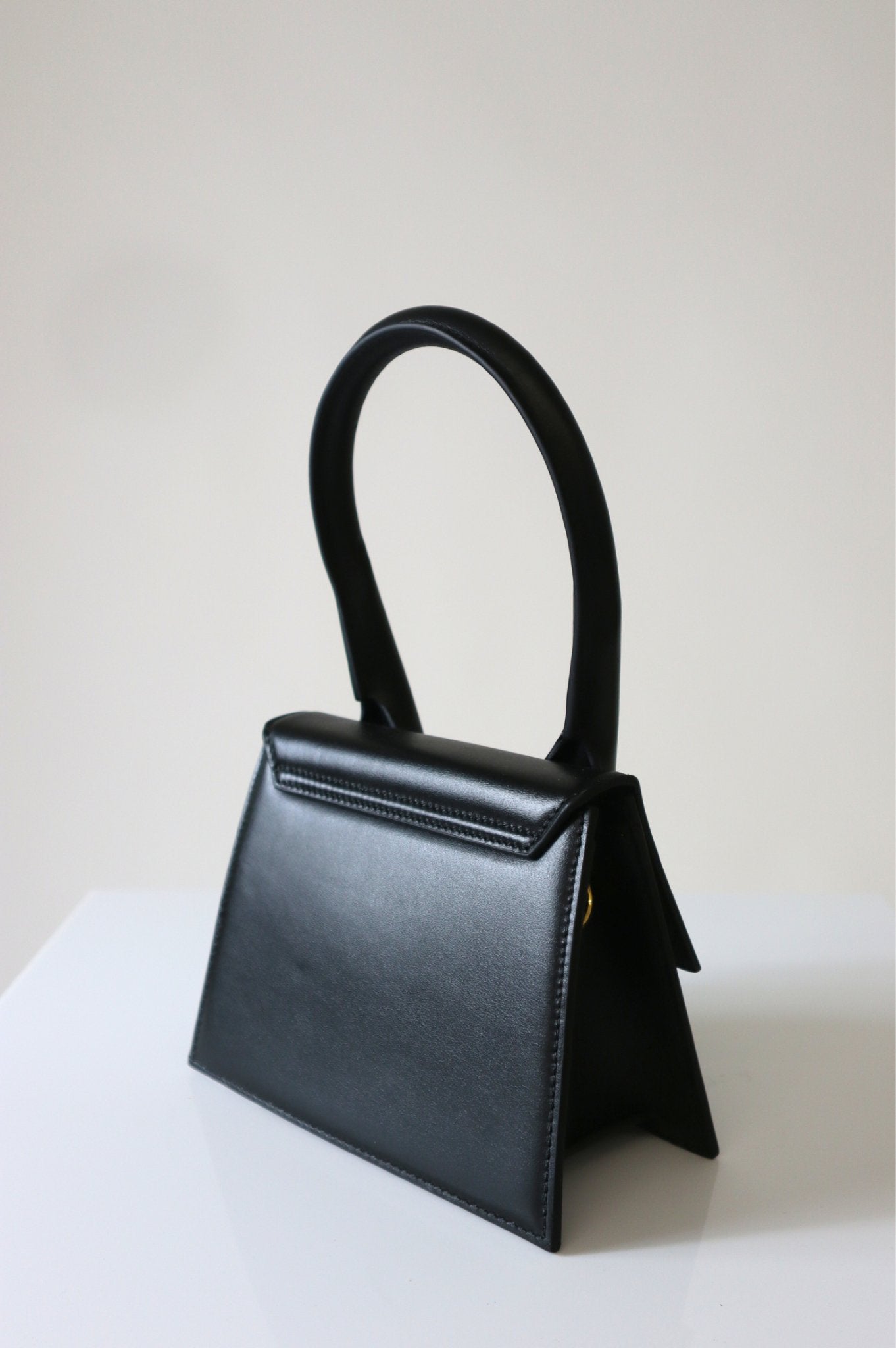 Bessette - Jacquemus Le Chiquito Moyen Mini Black Leather Tote