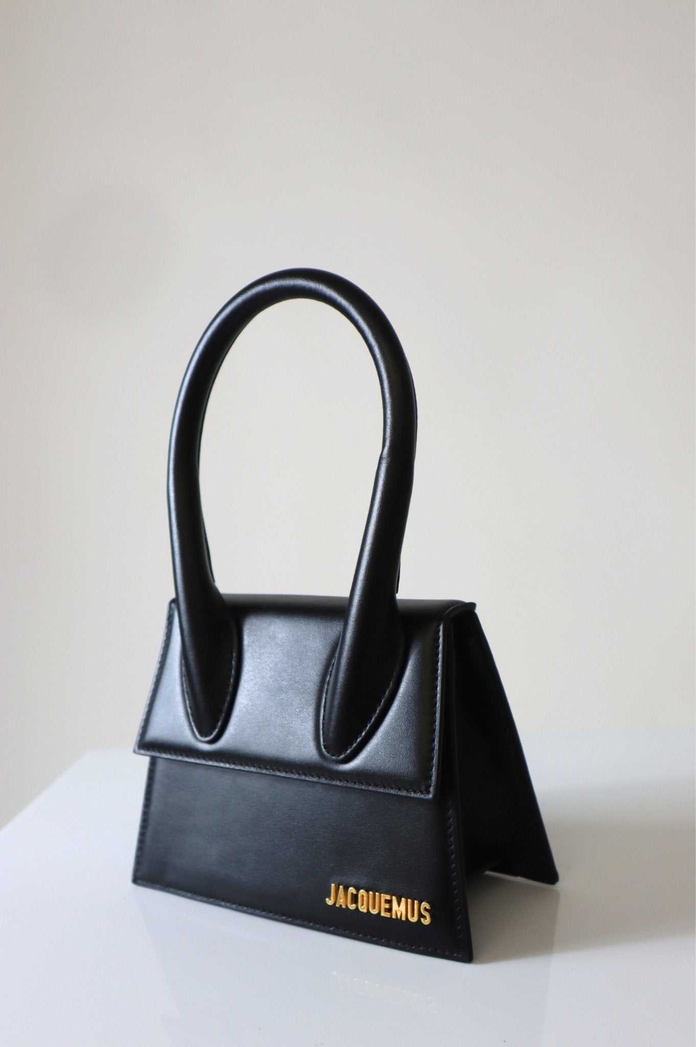 Bessette - Jacquemus Le Chiquito Moyen Mini Black Leather Tote