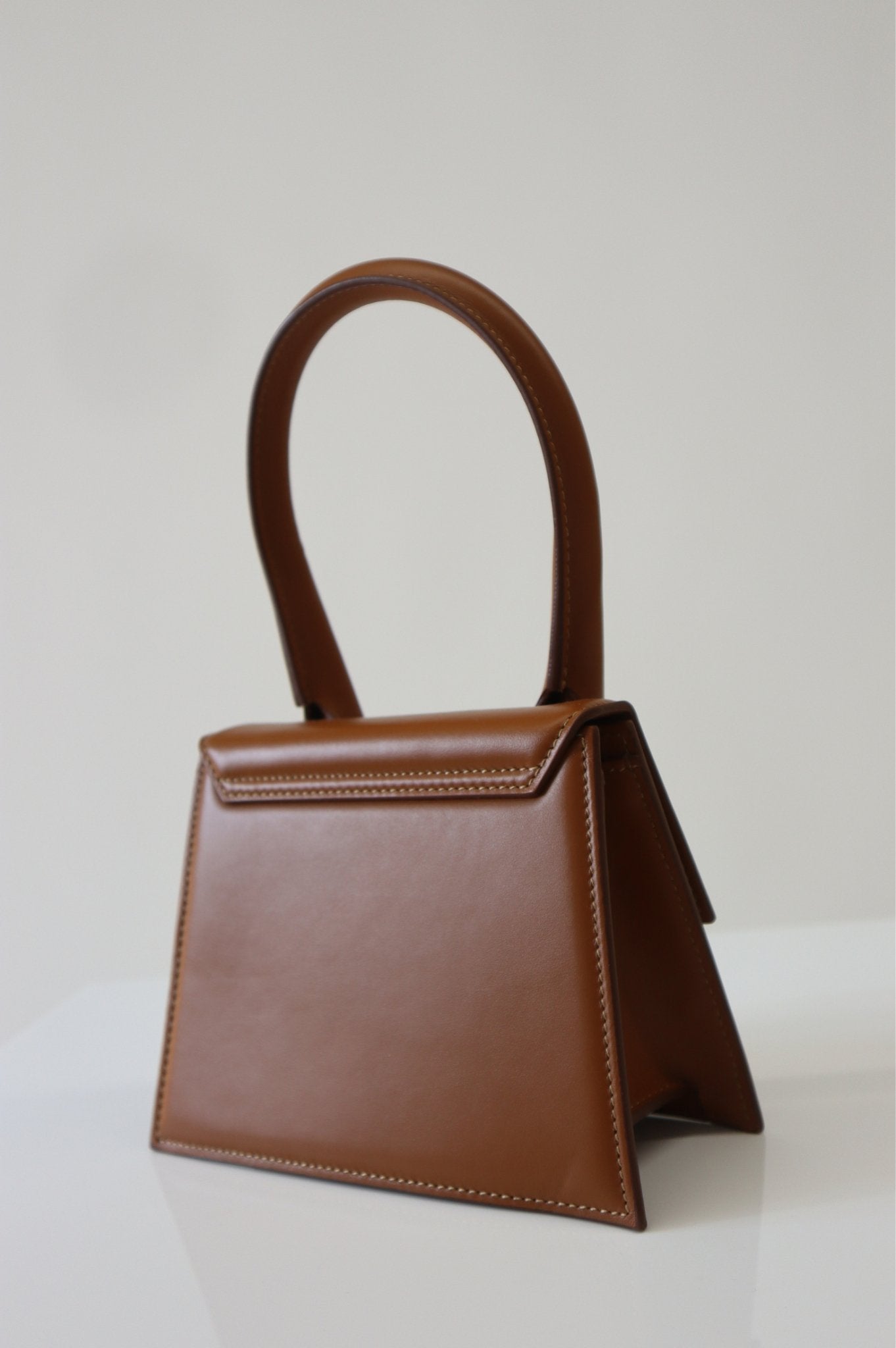 Bessette - Jacquemus Le Chiquito Moyen Mini Tan Leather Tote