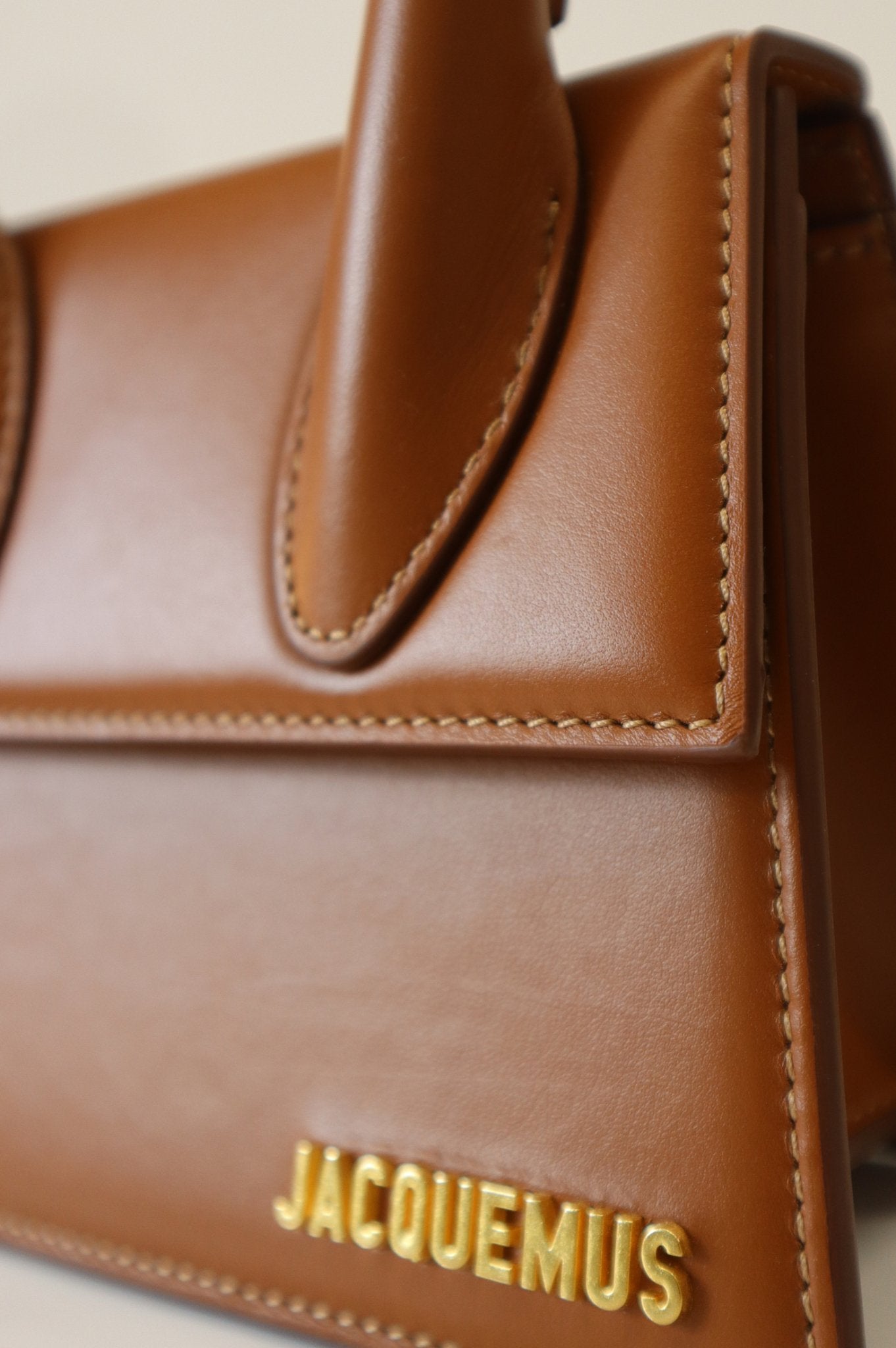 Bessette - Jacquemus Le Chiquito Moyen Mini Tan Leather Tote