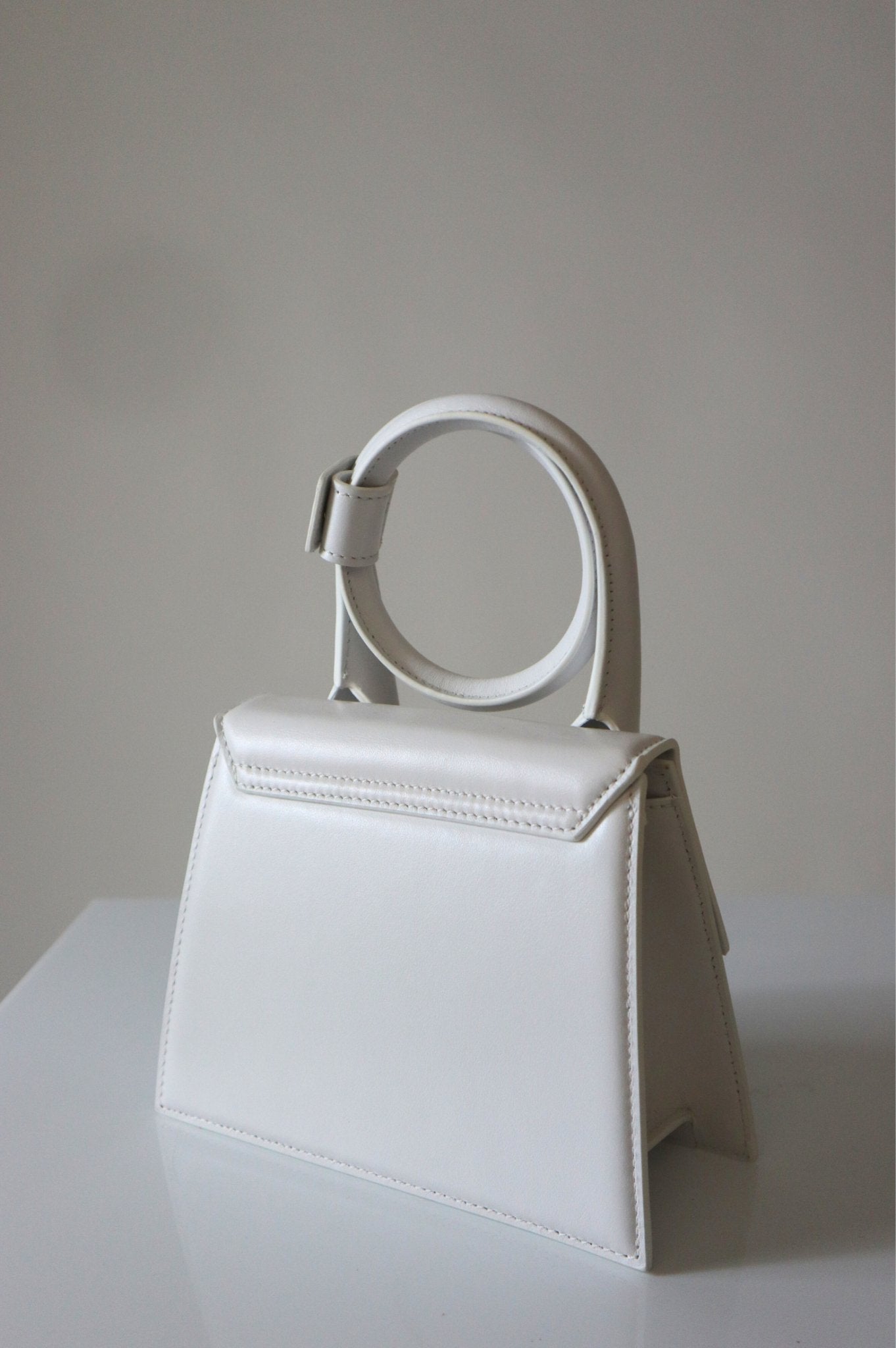 Bessette - Jacquemus Le Chiquito Noeud White Leather Shoulder Bag