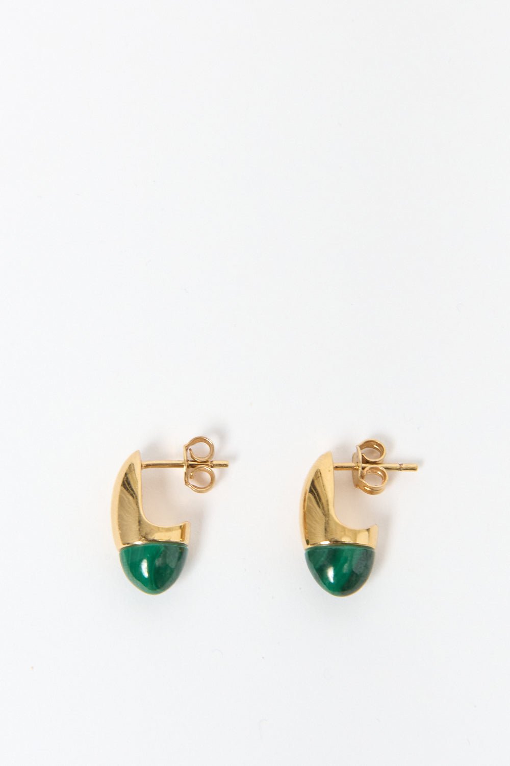 Otiumberg - Otiumberg Small Gold Earrings with Green Onyx