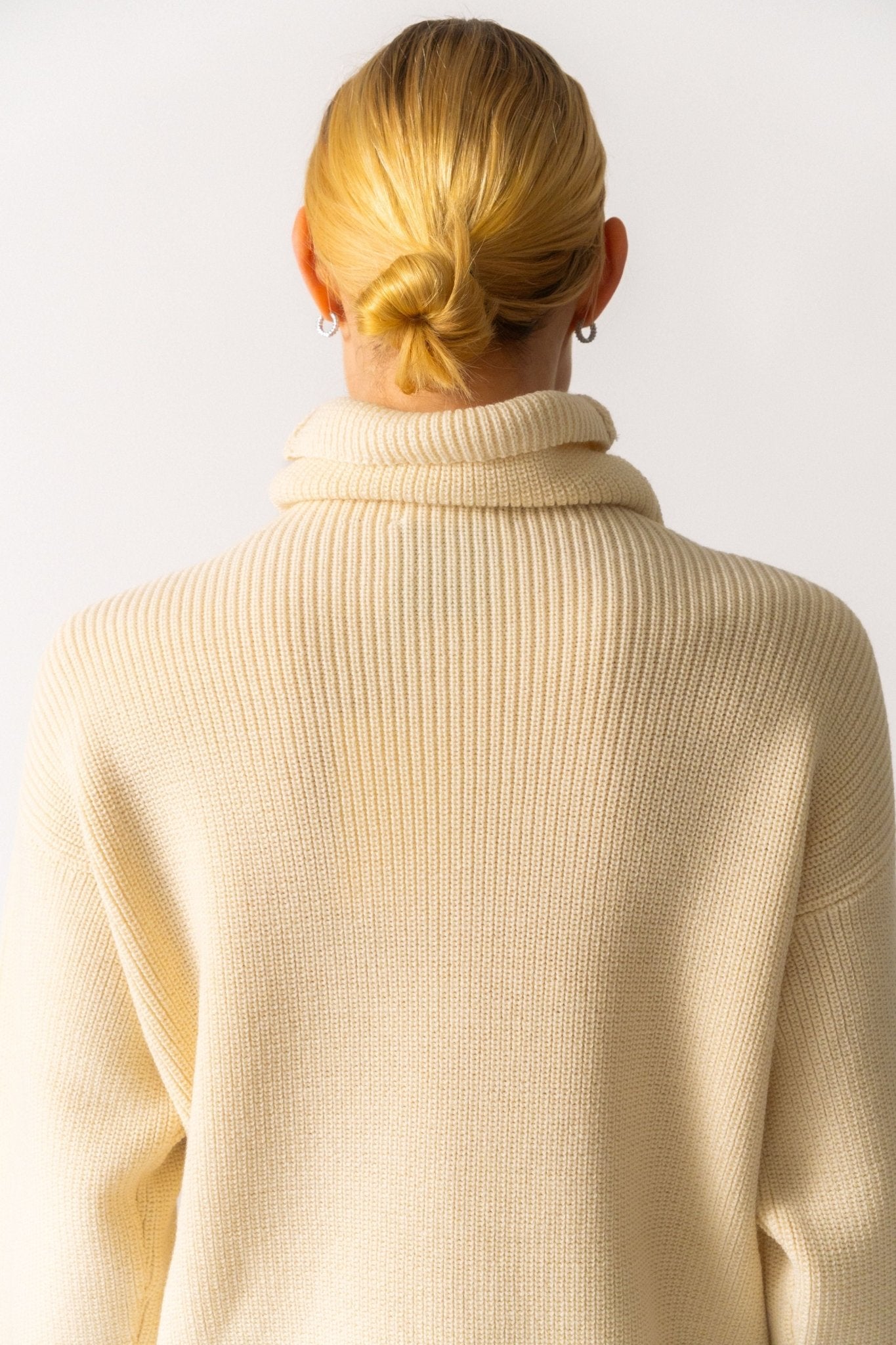 Bessette - Róhe Off - White Unisex Turtleneck Seam - Detail Sweater (XSmall & XLarge)