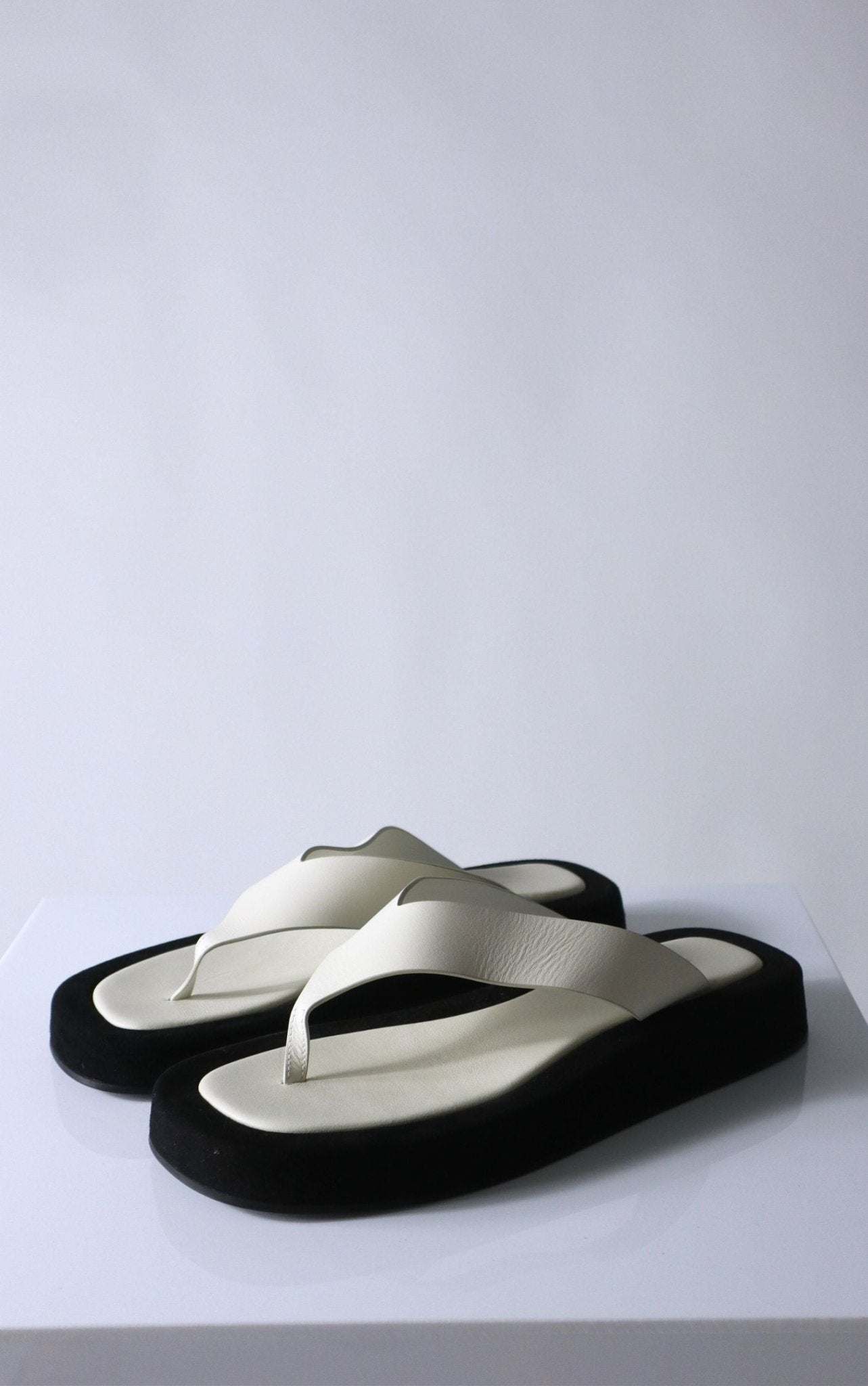 Bessette - The Row Ginza Sandals White (40 EU)