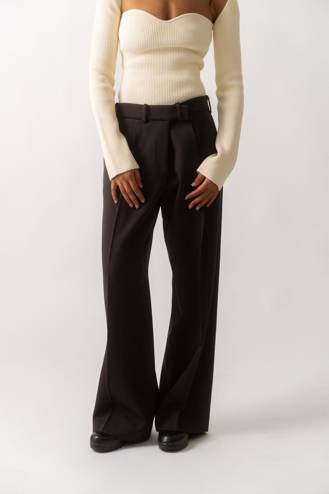 Bessette - The Row Roan Pant (Small)