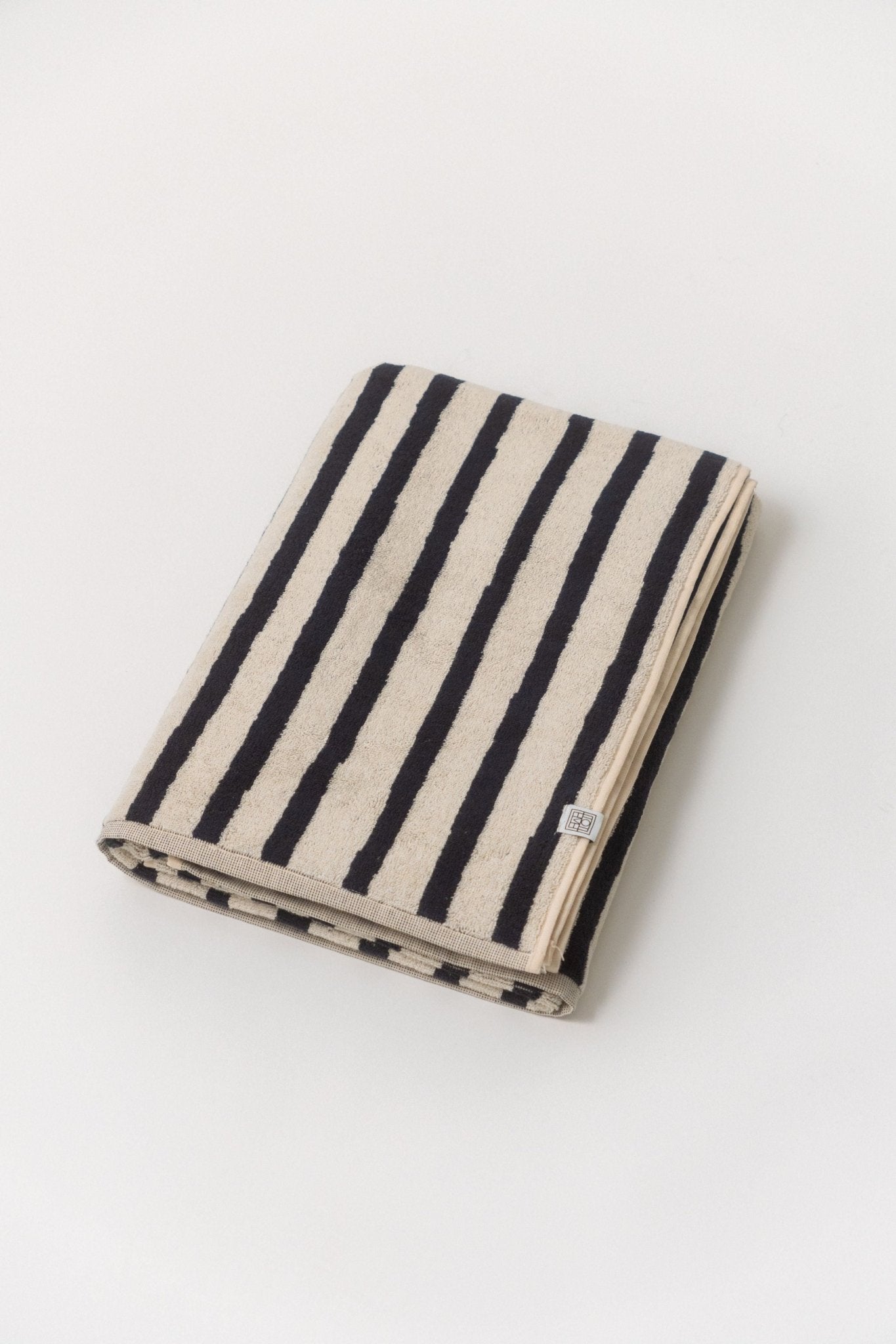 Toteme - Toteme Navy Striped Beach Towel