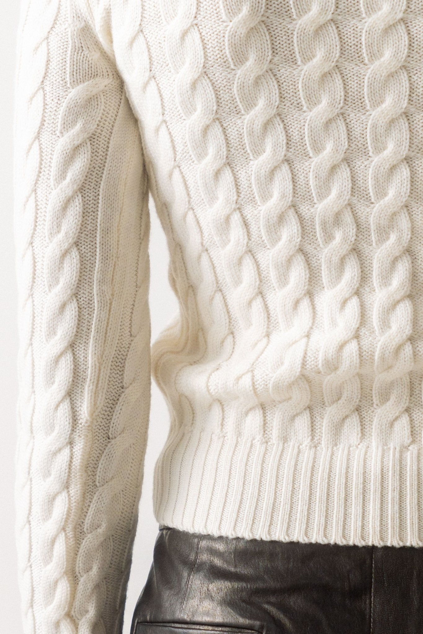 Bessette - Toteme Petite Cable Knit Cream (XXS)