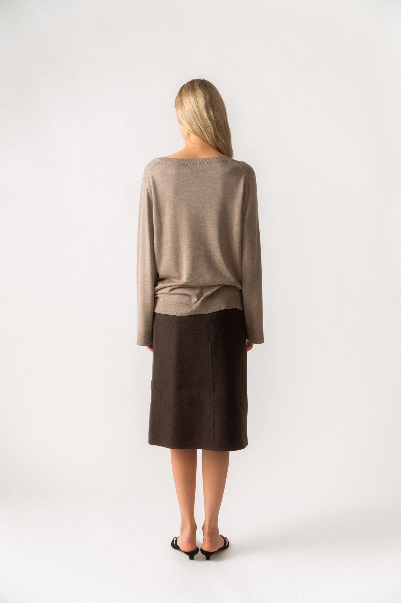 Bessette - Toteme Silk Cashmere V - Neck Knit (Small & Medium)