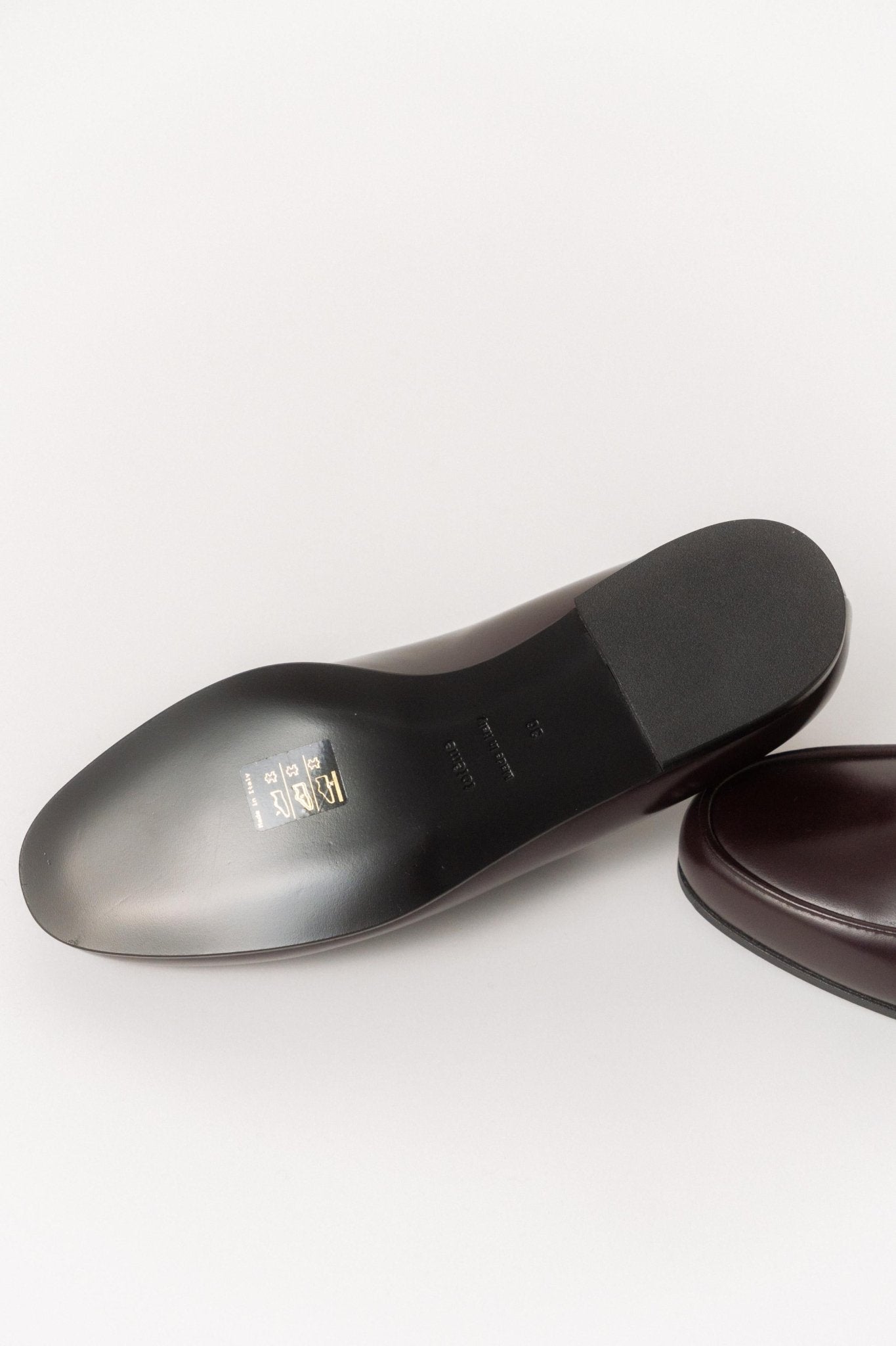 Bessette - Toteme The Oval Loafer Burgundy (36 EU & 37 EU)