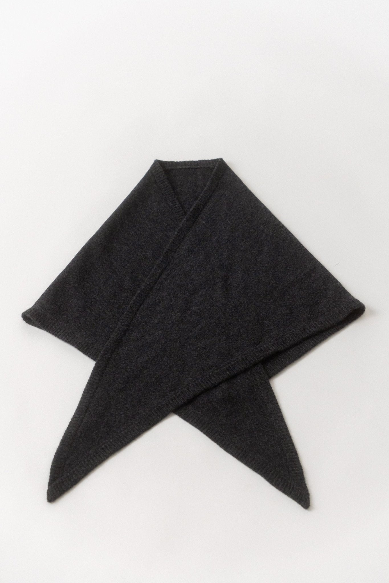 Bessette - Toteme Triangle Cashmere Scarf